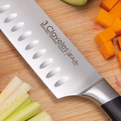 3Claveles_Cuchillo_Santoku_Toledo 2