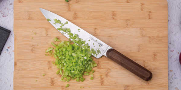 Cómo limpiar la tabla de madera de la cocina: Trucos y consejos